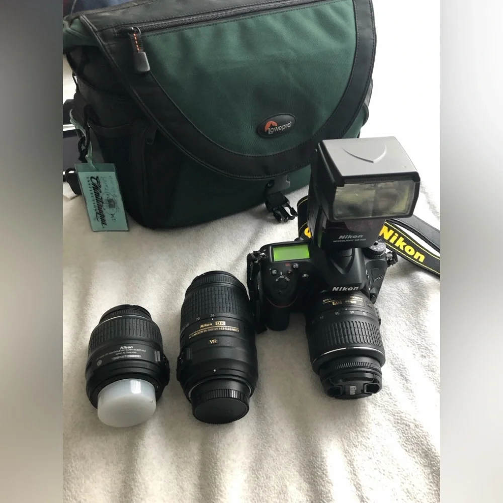 Nikon D7100 DLSR Camera, 3 lenses, carrying case, battery, charger, EUC